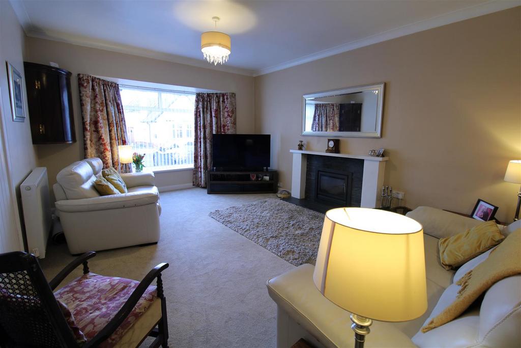 Lounge/dining room