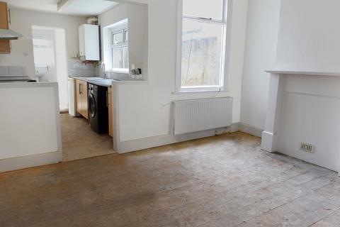 65 Upper Luton Road, Chatham, ME5 7BH