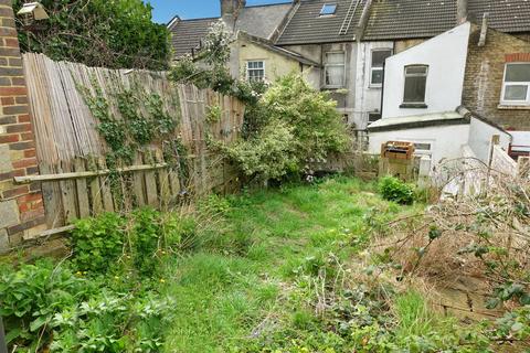 65 Upper Luton Road, Chatham, ME5 7BH