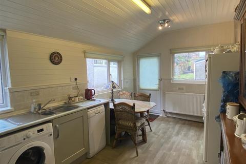 11 Afon Road, Llangennech, Llanelli, SA14 8TS