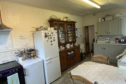 11 Afon Road, Llangennech, Llanelli, SA14 8TS