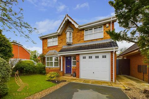 4 bedroom detached house for sale - Buttercup Close, Upton WF9
