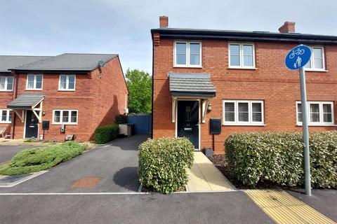 3 bedroom semi-detached house for sale, Bluebell Road, Tewkesbury GL20