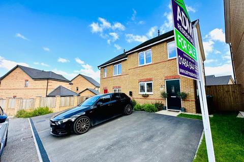 2 bedroom semi-detached house for sale, Sandpiper Court, Huddersfield