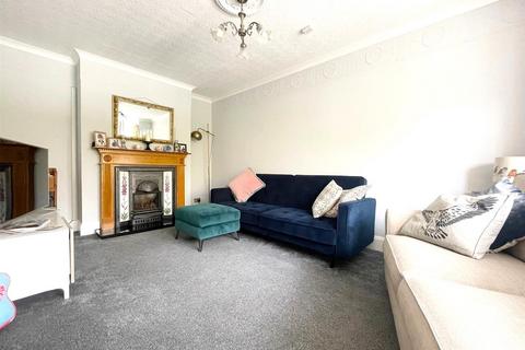3 bedroom house for sale, Cliff Road, Hornsea