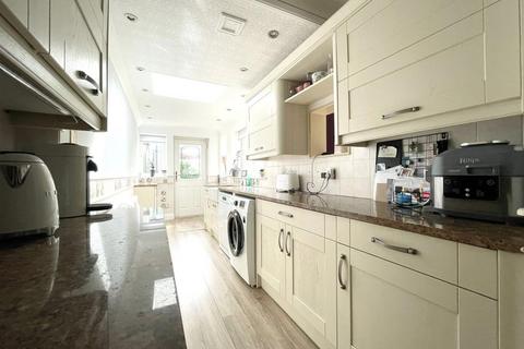 8 Cliff Road, Hornsea, HU18 1LL