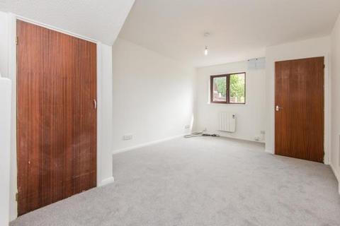 2 bedroom end of terrace house to rent, Farm Hill, Exeter