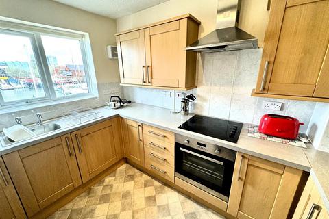 2 bedroom apartment for sale, Trawler Road, Marina, Swansea