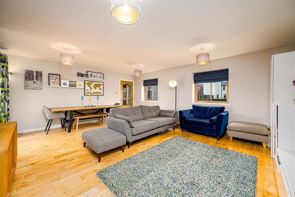 Broughty Ferry DD5 4 bed terraced house for sale £299,990