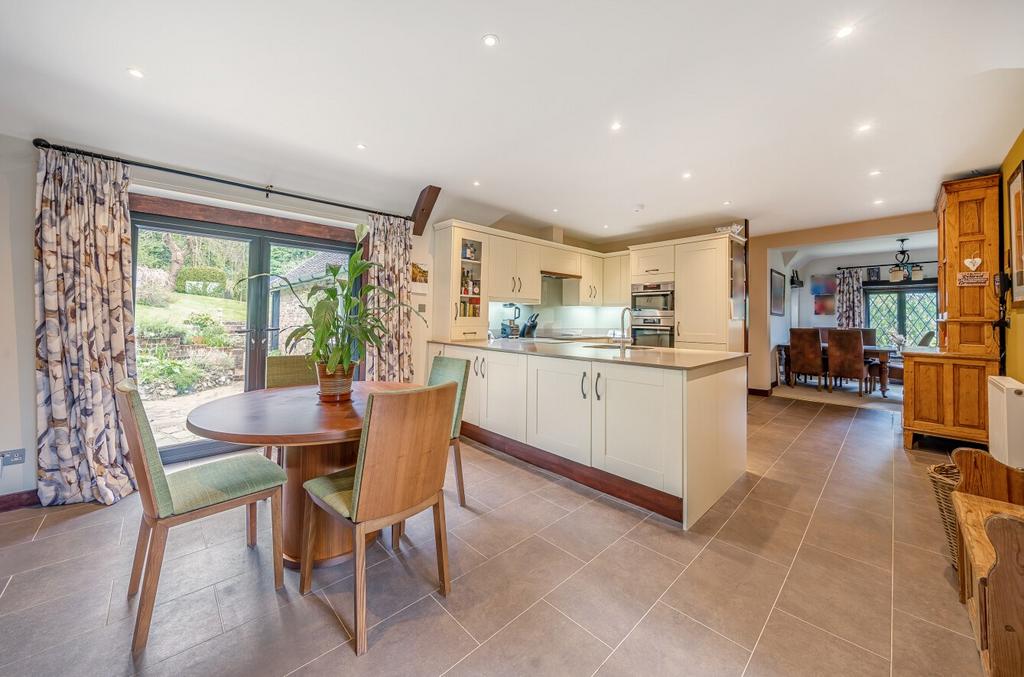 Dome Hill Peak, Caterham CR3 3 bed detached bungalow for sale £1,000,000
