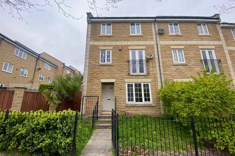 4 bedroom townhouse to rent, Annie Smith Way, Birkby, Huddersfield