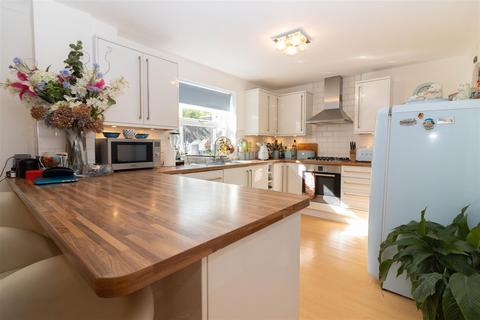 4 bedroom detached house for sale, Greenlee Drive, Newcastle Upon Tyne