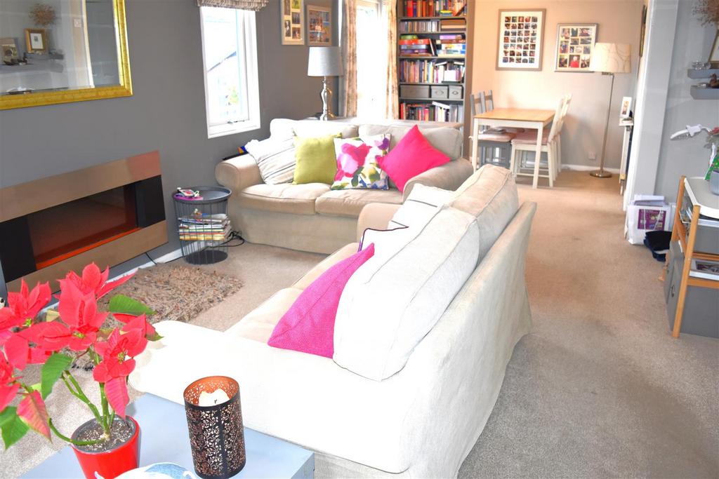 Lounge dining room