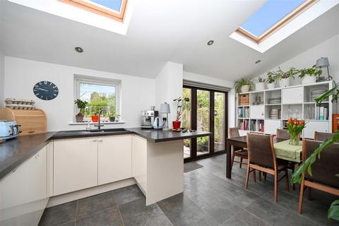 9 Carr Lane, Rawdon, Leeds, LS19 6PD