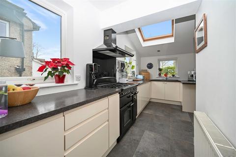 9 Carr Lane, Rawdon, Leeds, LS19 6PD