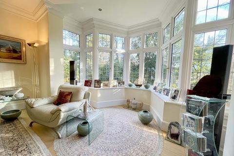 17 Little Forest Road, Bournemouth, BH4 9NN