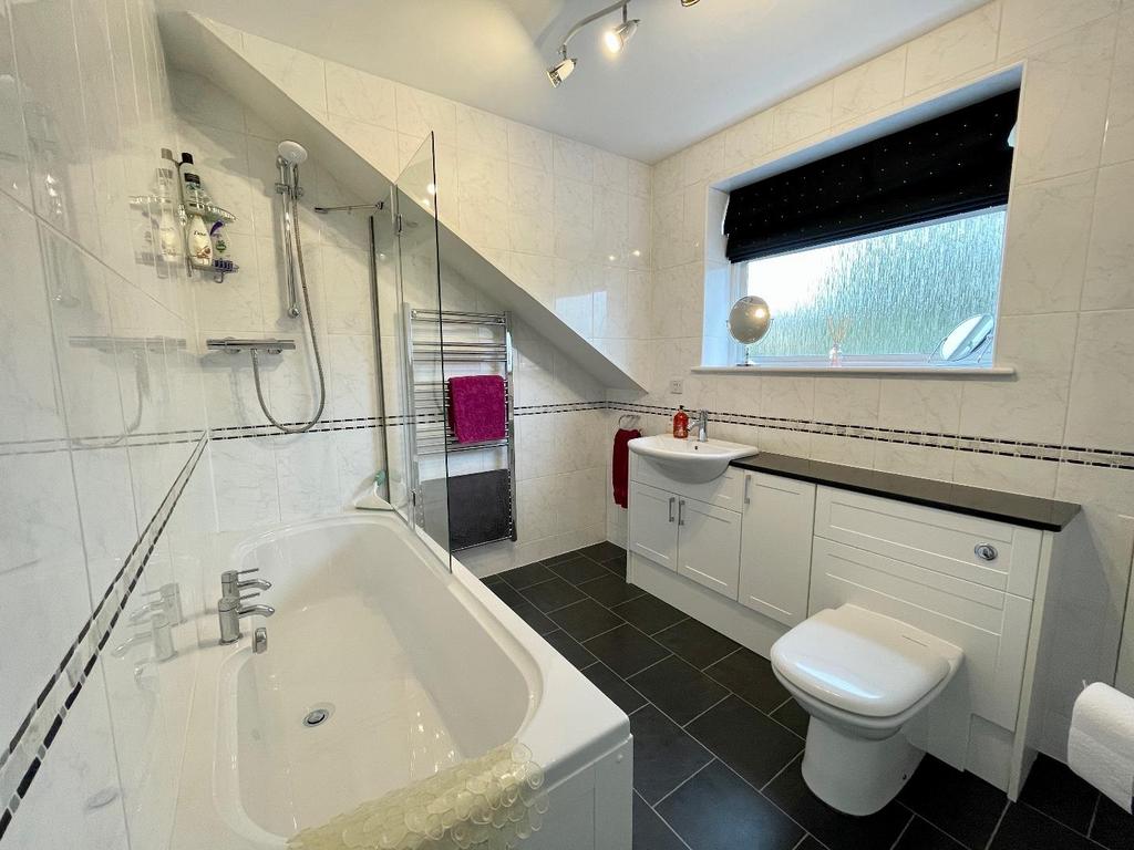 Family bathroom/w.c.