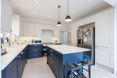 5 Chadwick Road, Westcliff-on-sea, SS0 8LS
