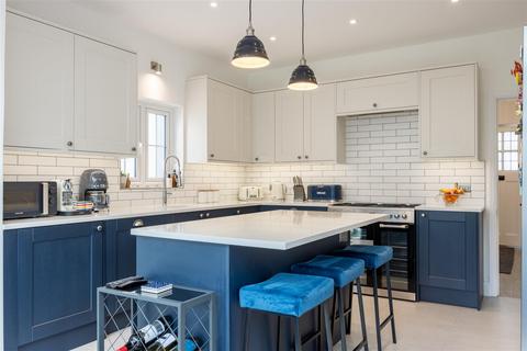 5 Chadwick Road, Westcliff-on-sea, SS0 8LS