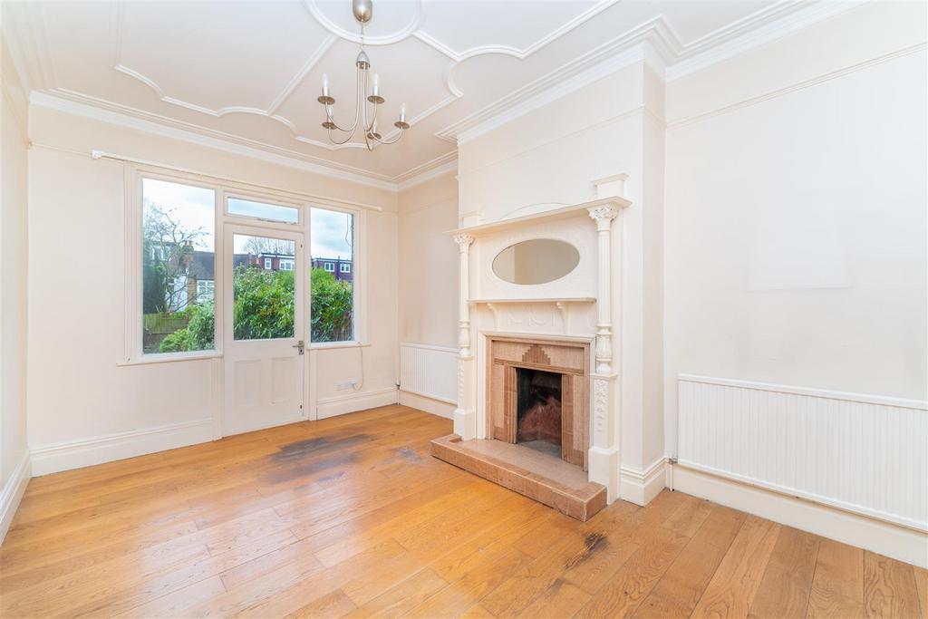24 Beaconsfield Recp 2.jpg