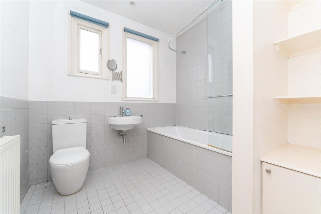 24 Beaconsfield Bath.jpg