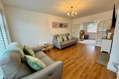 17 Edgecombe Drive, Darlington, DL3 9DL