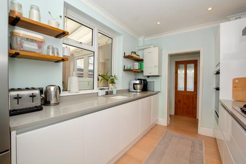 7 Freelands Grove, Bromley, BR1 3LH