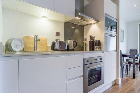 1 bedroom flat for sale, Lincoln Plaza, London E14