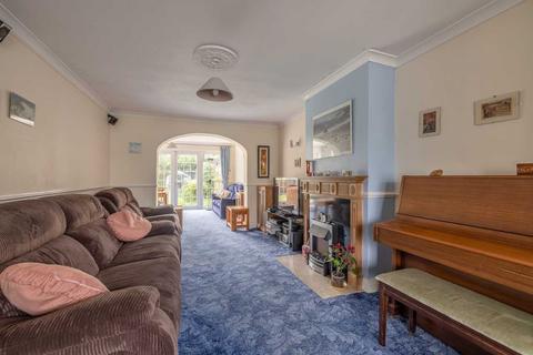 4 bedroom semi-detached house for sale, Barnfield, Iver SL0