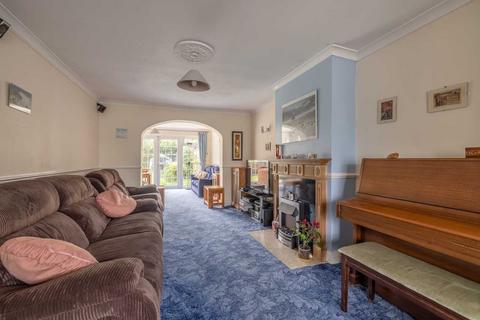 3 Barnfield, Iver, SL0 0AL