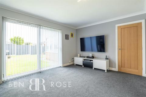 6 Heather Close, Chorley, PR6 0EL