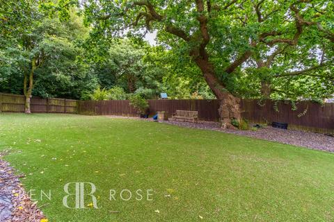 22 Fir Tree Grove, Clayton Le Woods, Chorley, PR6 7FJ