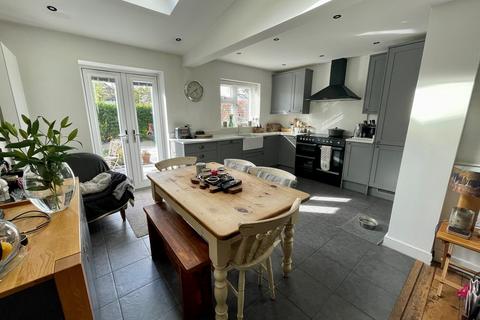 3 bedroom semi-detached house for sale, Gordon Road, Shenfield, Brentwood, CM15