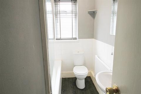 2 bedroom house to rent, Manvers Street, Stockport SK5