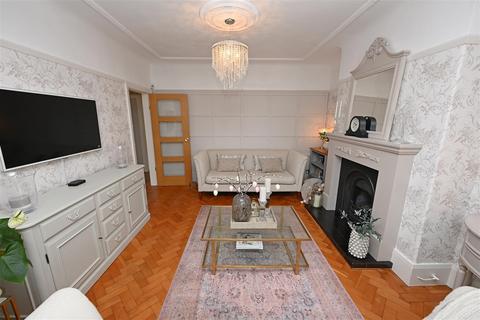 4 bedroom semi-detached house for sale, Brentwood Avenue, Crosby, Liverpool