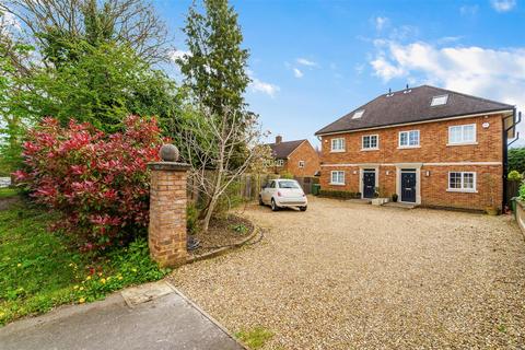 4 bedroom semi-detached house for sale, Dorking Road, Epsom