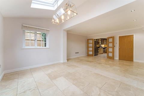 93 Dorking Road, Epsom, KT18 7JU