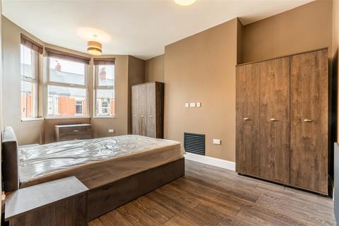 2 bedroom flat to rent, Warton Terrace, Heaton, NE6