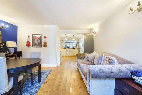 127 Horton Hill, Epsom, KT19 8SY