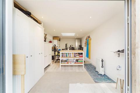 127 Horton Hill, Epsom, KT19 8SY