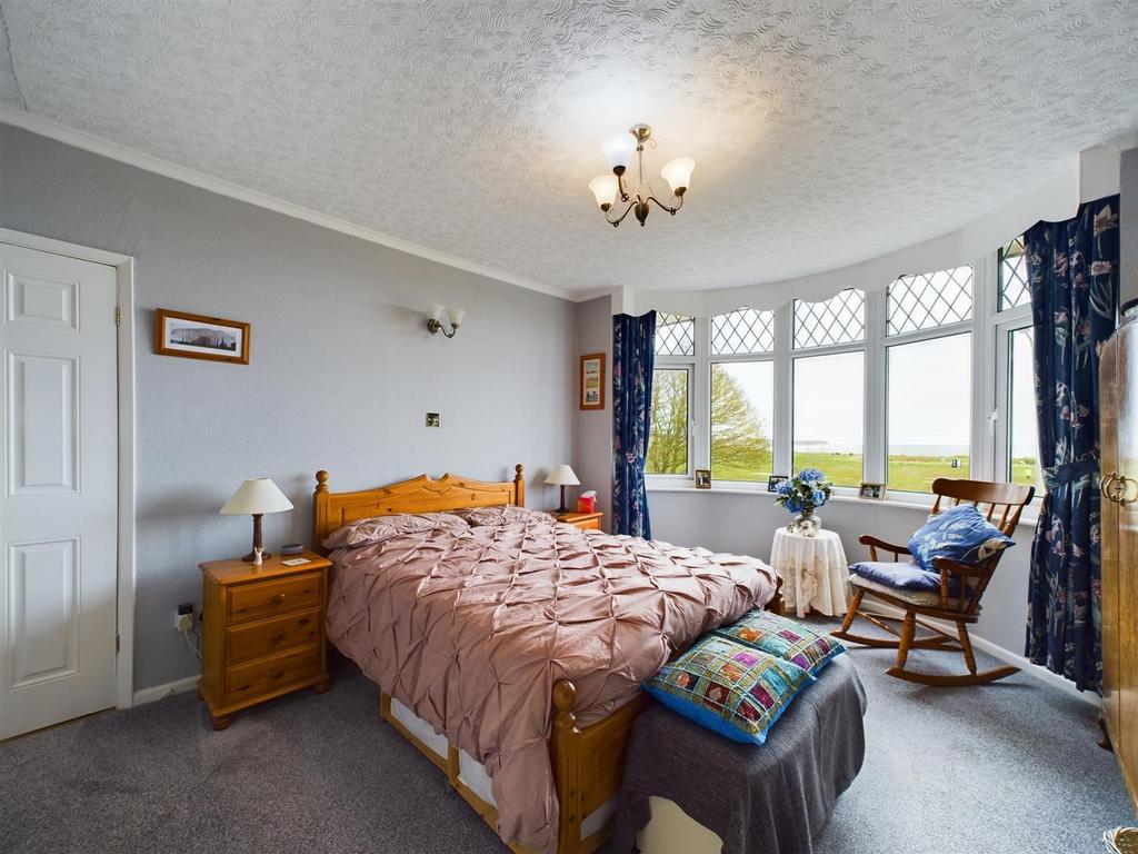 Bedroom: