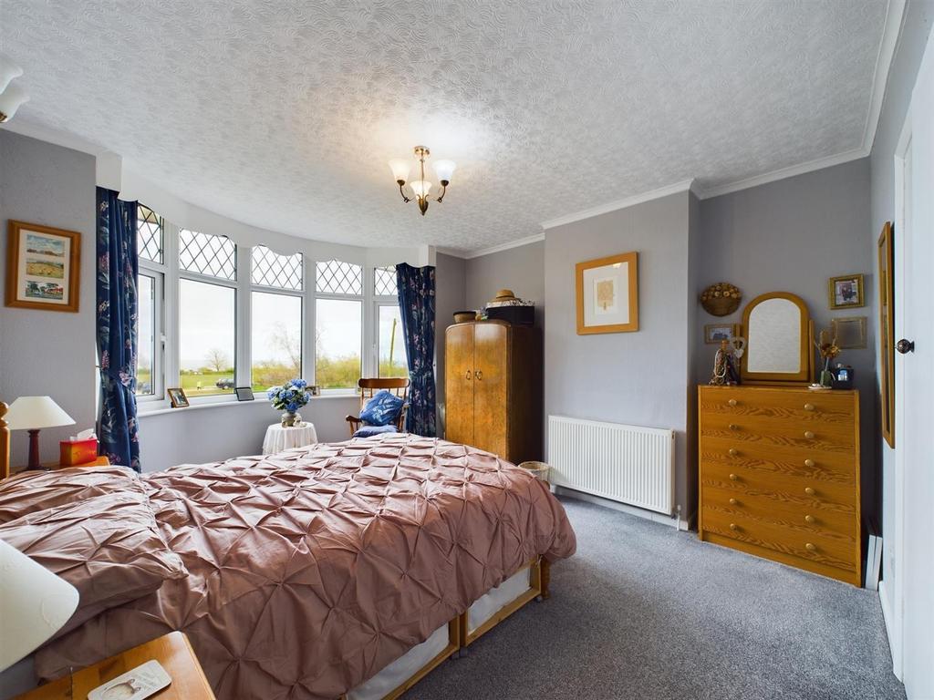 Bedroom: