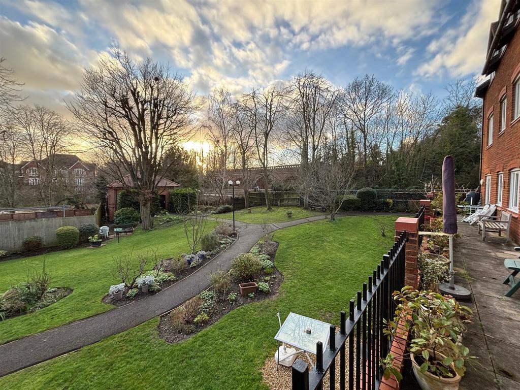 FRANK VIEW AND TERRACE.jpg