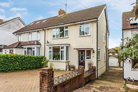 37 Lodge Close, Fetcham, Leatherhead, KT22 9QZ