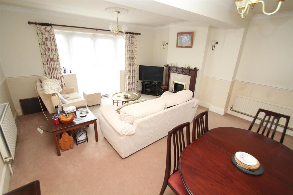 Whitworth Road, Swindon 3 bed detached bungalow for sale £300,000