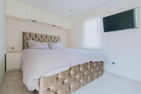 3 bedroom apartment for sale, Coleridge Road, Croydon CR0