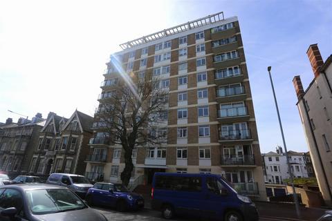 2 bedroom flat to rent, The Drive, Hove