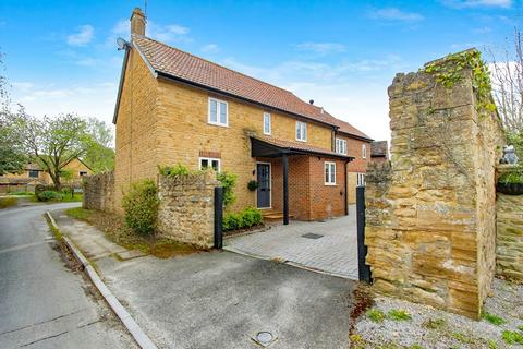 4 bedroom detached house for sale, Water Street, South Petherton TA13