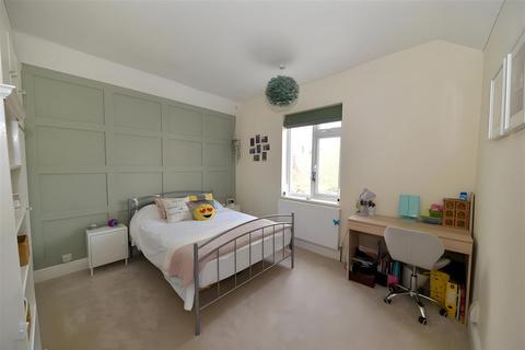 5 bedroom semi-detached house for sale, Court Oak Road, Birmingham B17