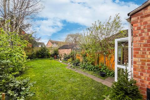 33 Green Lane, Warwick, CV34 5BP